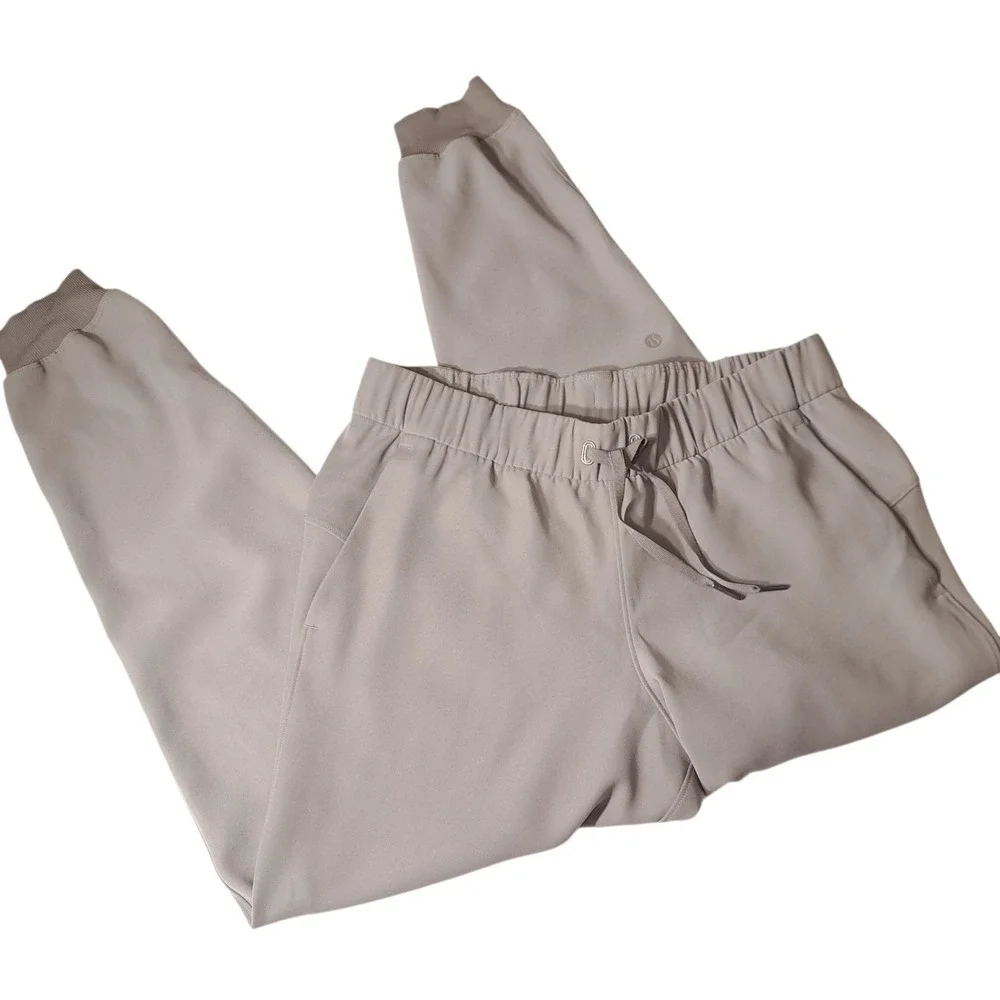 Lululemon Women's High Rise Jogger Size 8 Olive Green Drawstring Waist Lining‎
